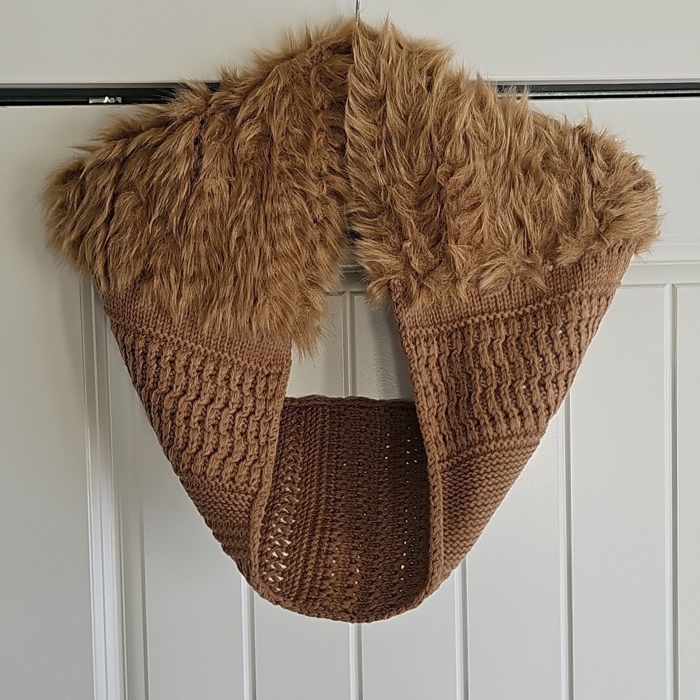CAbi Tigress Scarf OS - Picture 2 of 7